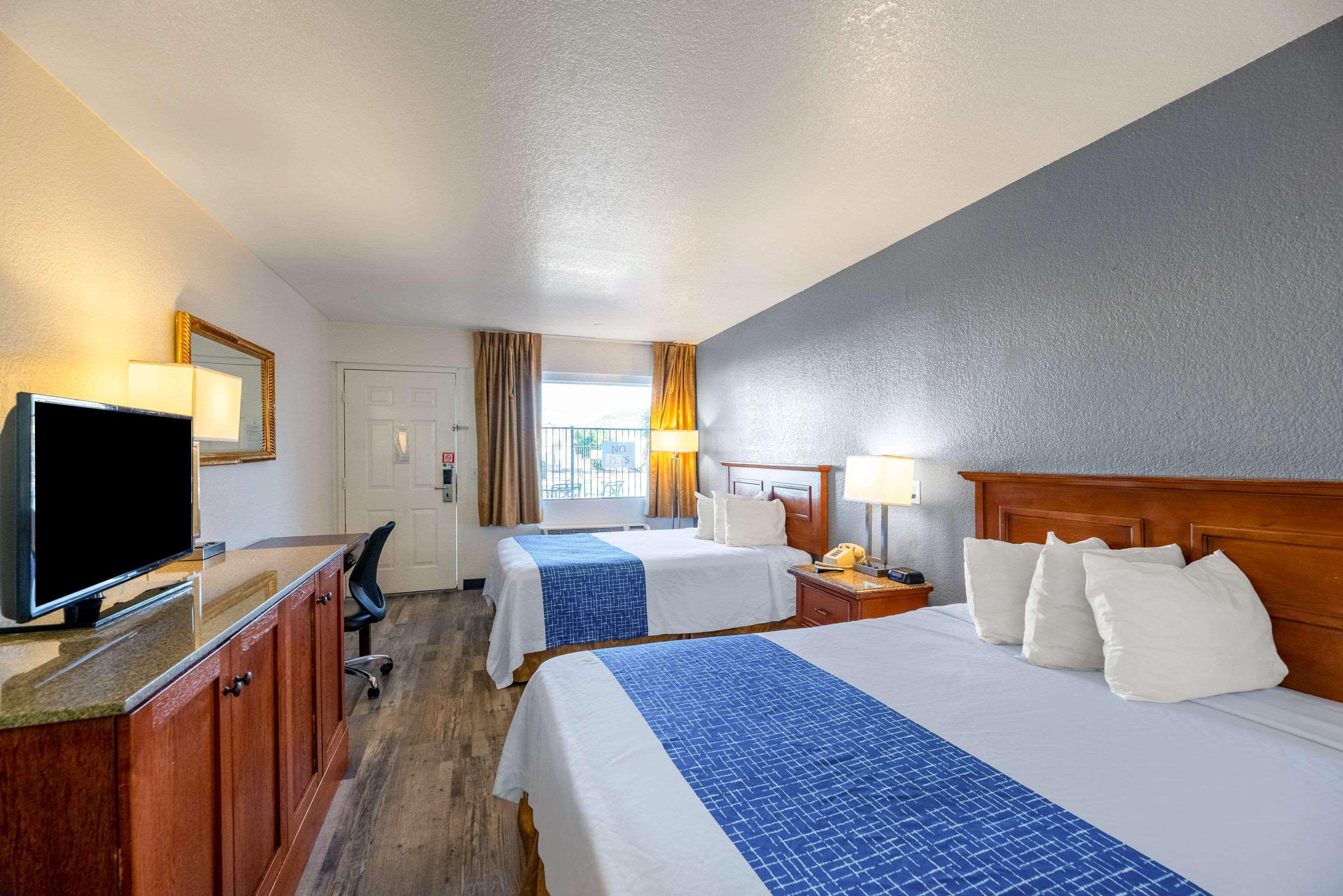 Econo Lodge Phoenix