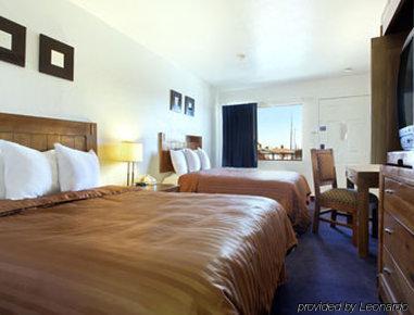 Lodge Econo Phoenix