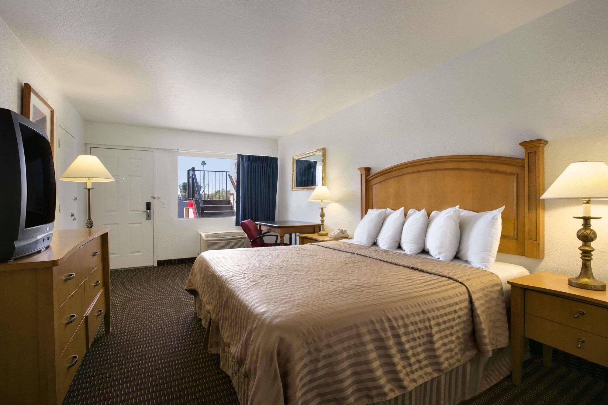 Econo Lodge Phoenix